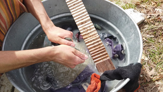 hand-washing-clothes